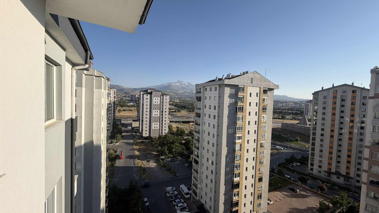 Köşk Mahallesi'nde geniş içli yapılı kombili daire - Resim 5