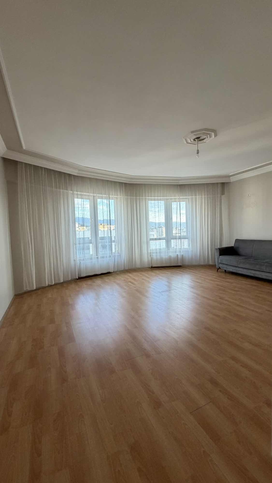 ÇARŞI MERKEZDE KAPALI OTOPARKLI 3+1 KOMBİLİ DAİRE
