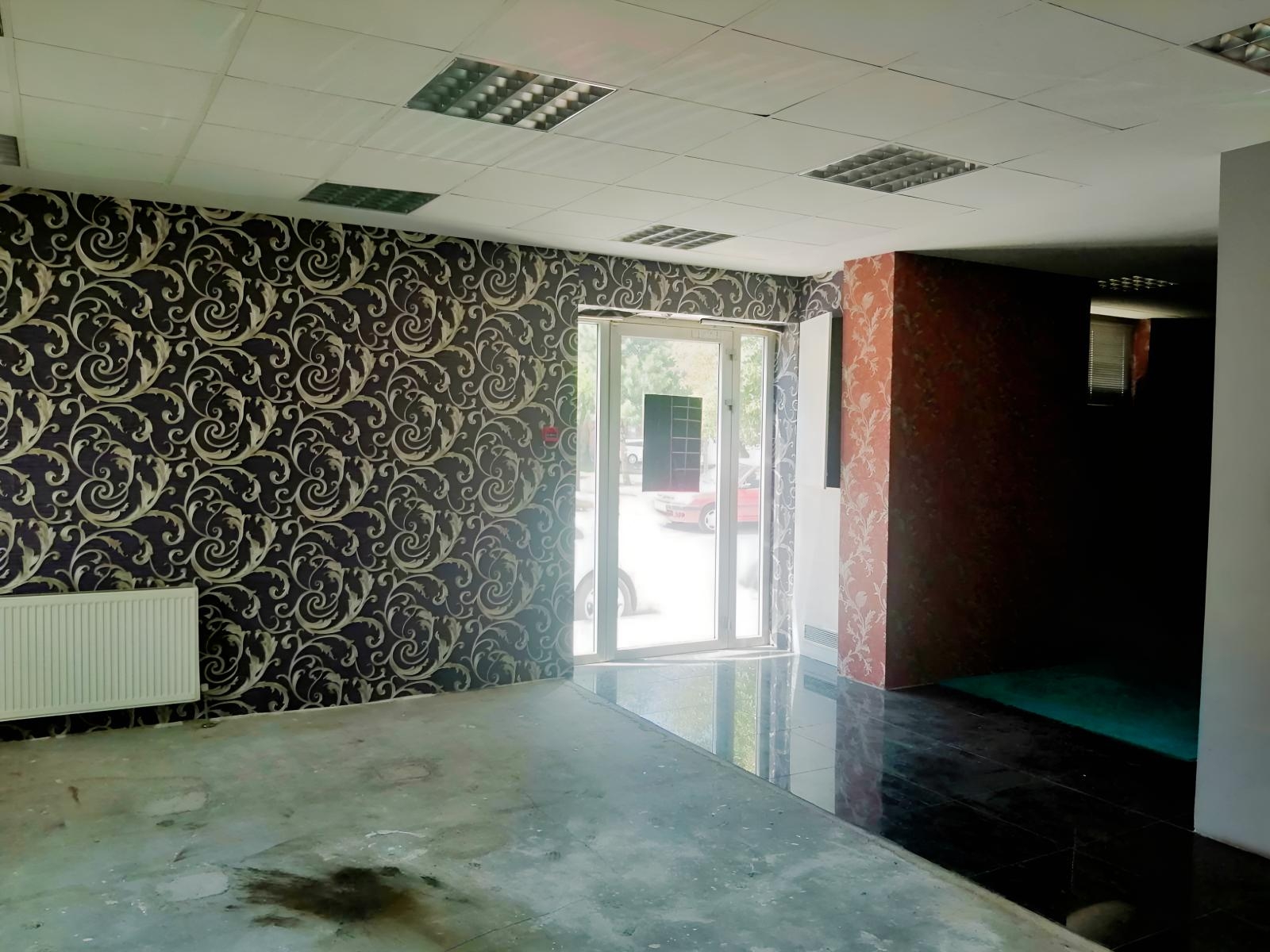 OSMAN KAVUNCU MH'DE MÜKEMMEL BİR KONUMDA "SATILIK"400 M2 DÜKKAN