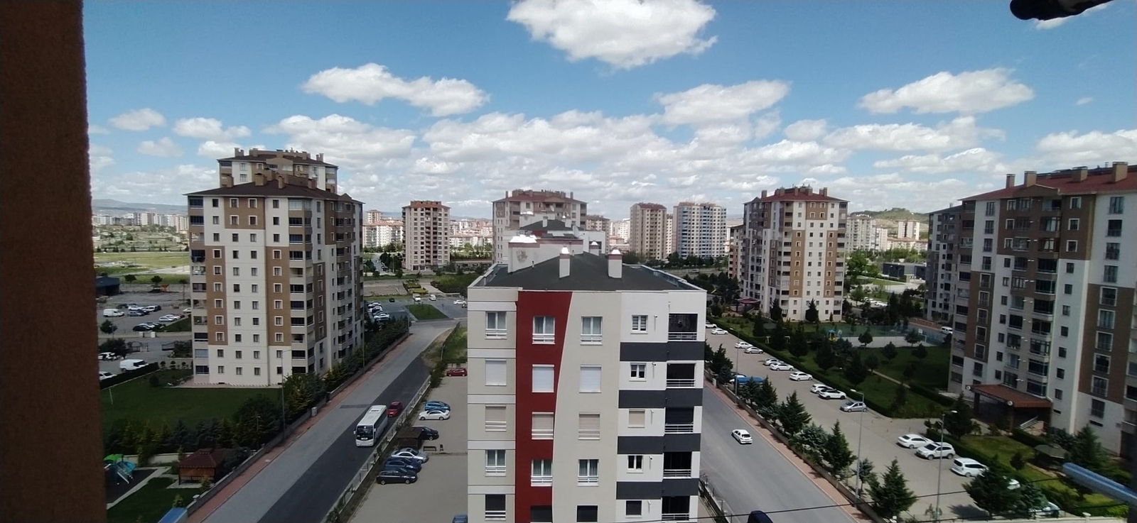 ALTINOLUK'TA ŞEHZADE KONUTLARINDA MANZARALI TEMİZ DAİRE - Resim 3
