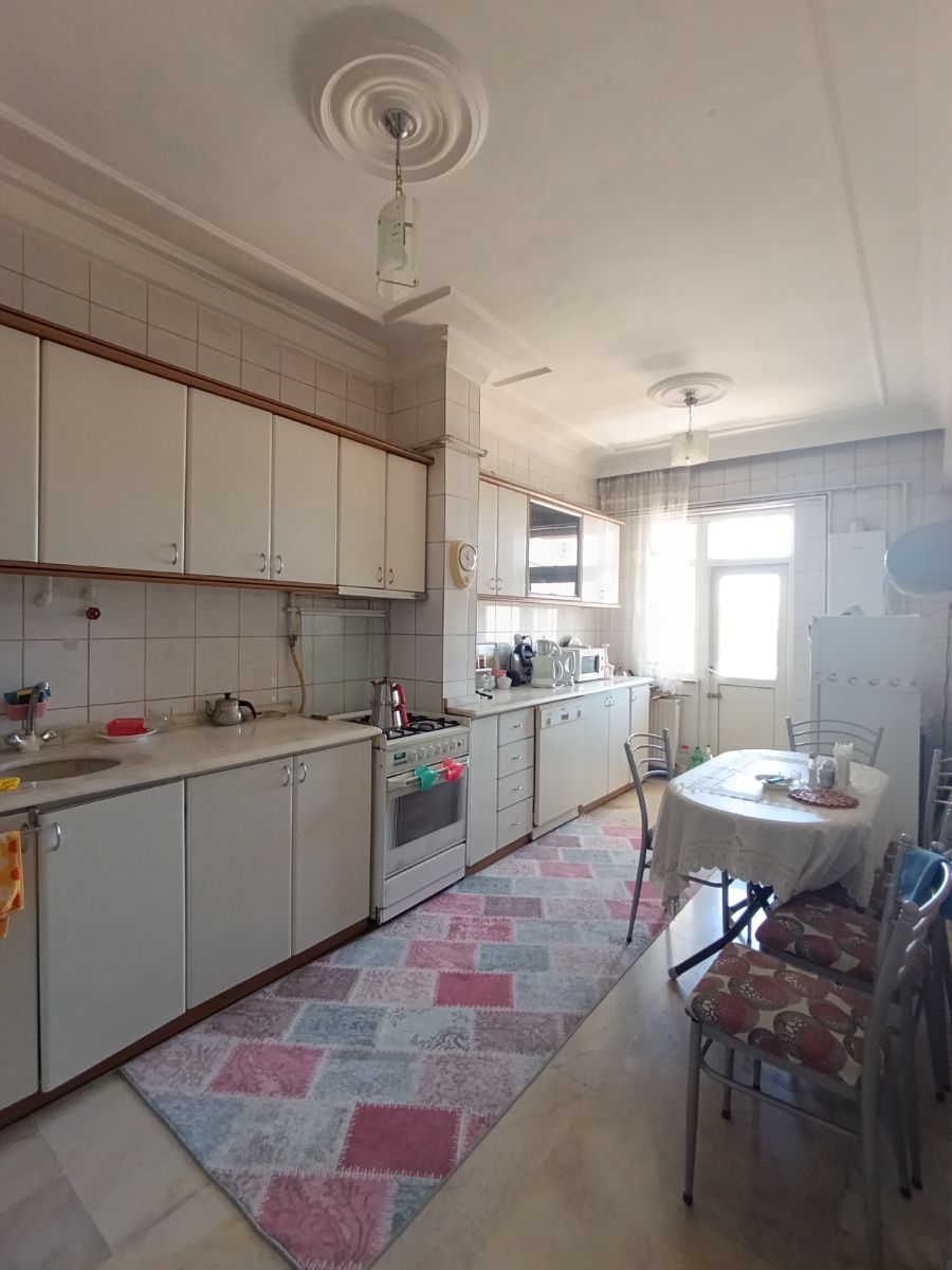 OSMAN ZEKİ YÜCESAN OKULU'NUN KARŞISINDA 180 M2 3+1 SATILIK DAİRE - Resim 5