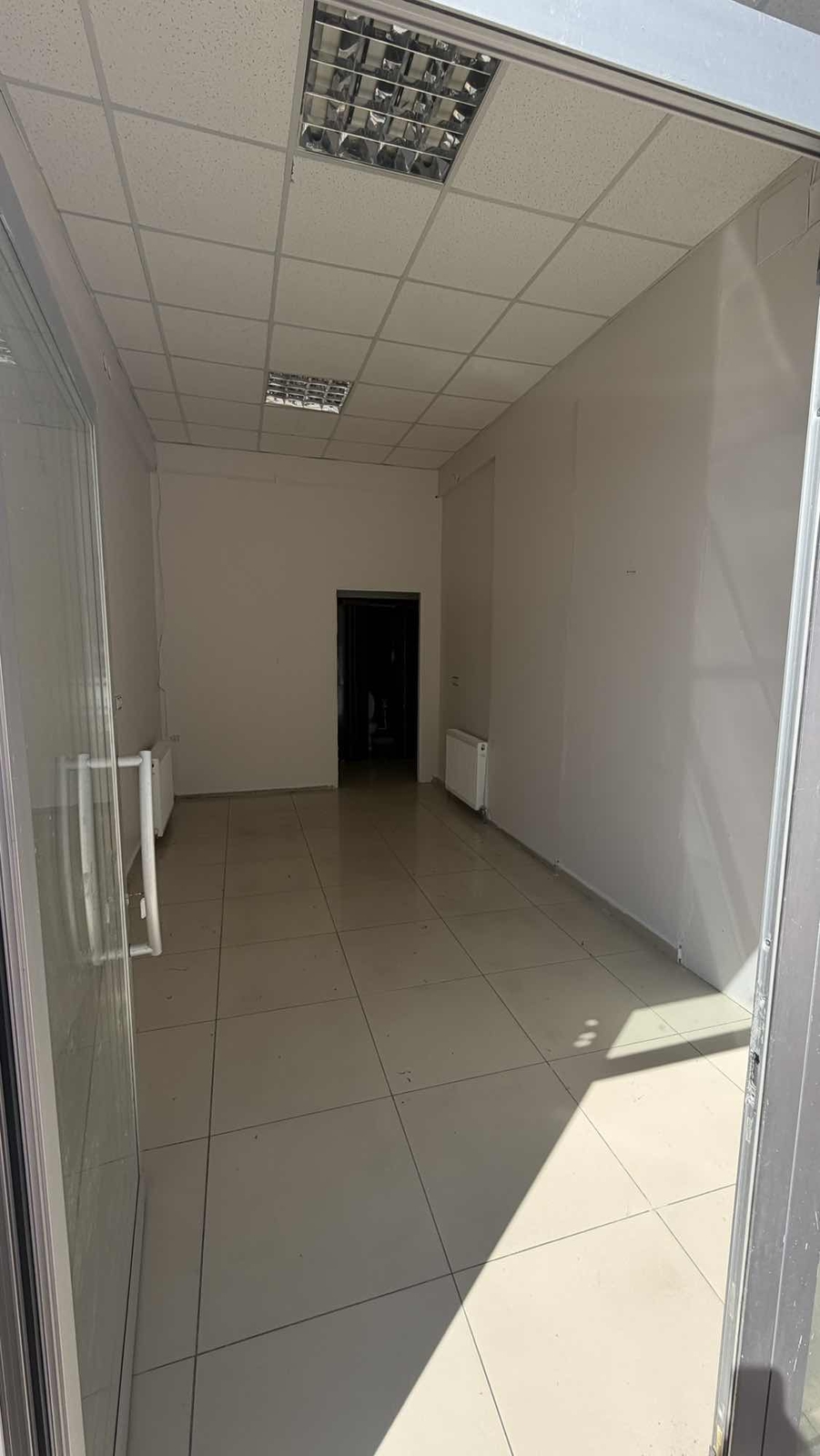 İLDEM'DE YOL ÜZERİNDE 25 m2 SATILIK DÜKKAN | HER İŞ KOLUNA UYGUN - Resim 4