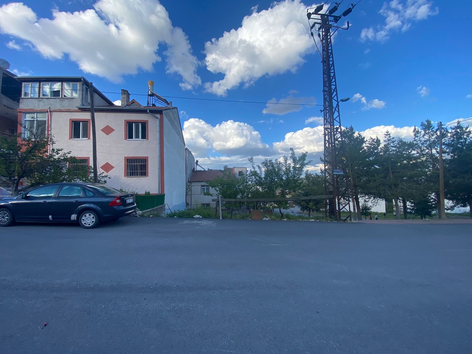 Acil Satılık..! - 247 m2 - Köşe Parsel - Park Cepheli - Önü Açık - Resim 4
