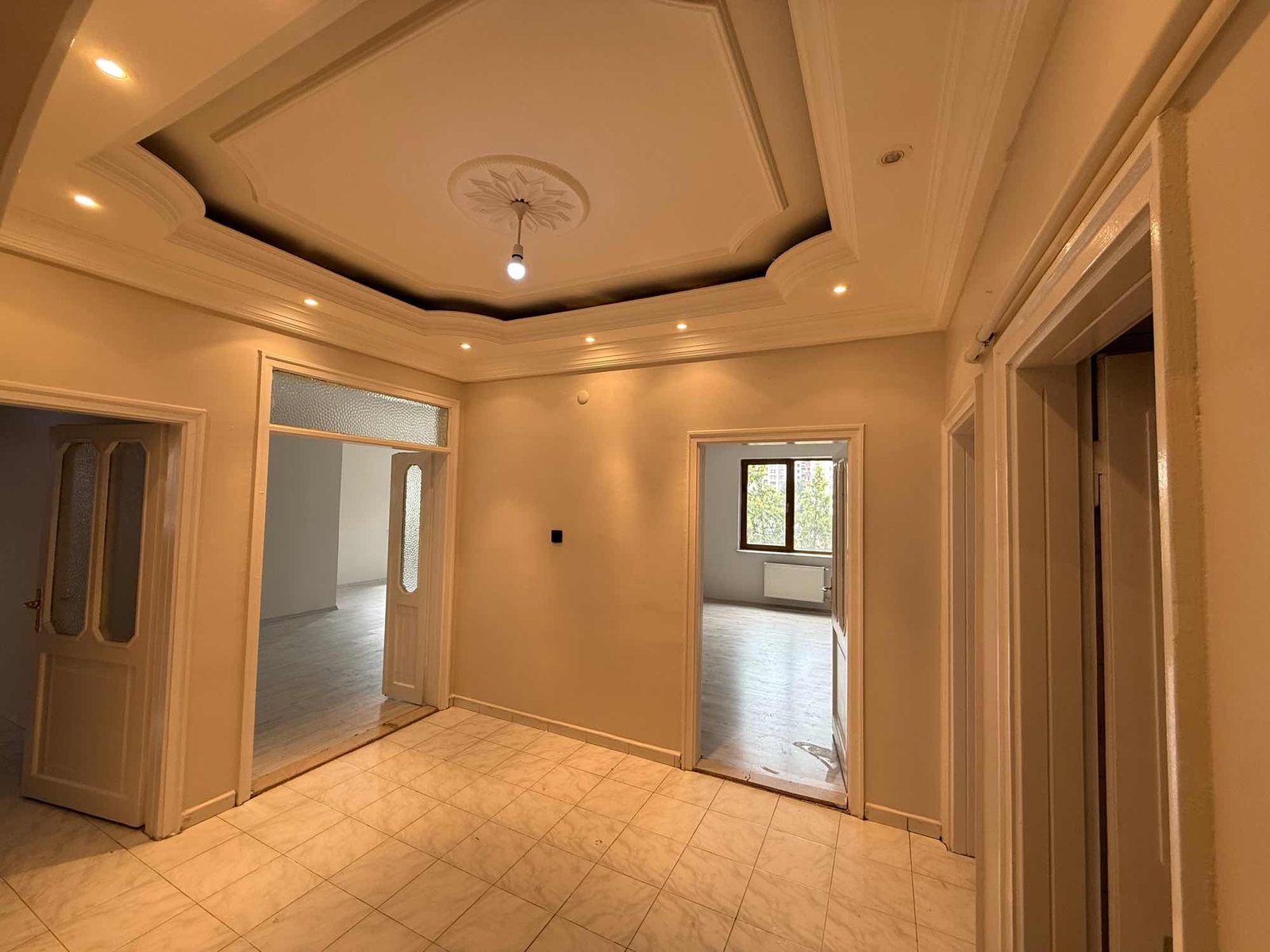 YILDIRIM BEYAZITTA İÇİ YAPILI DAİRE