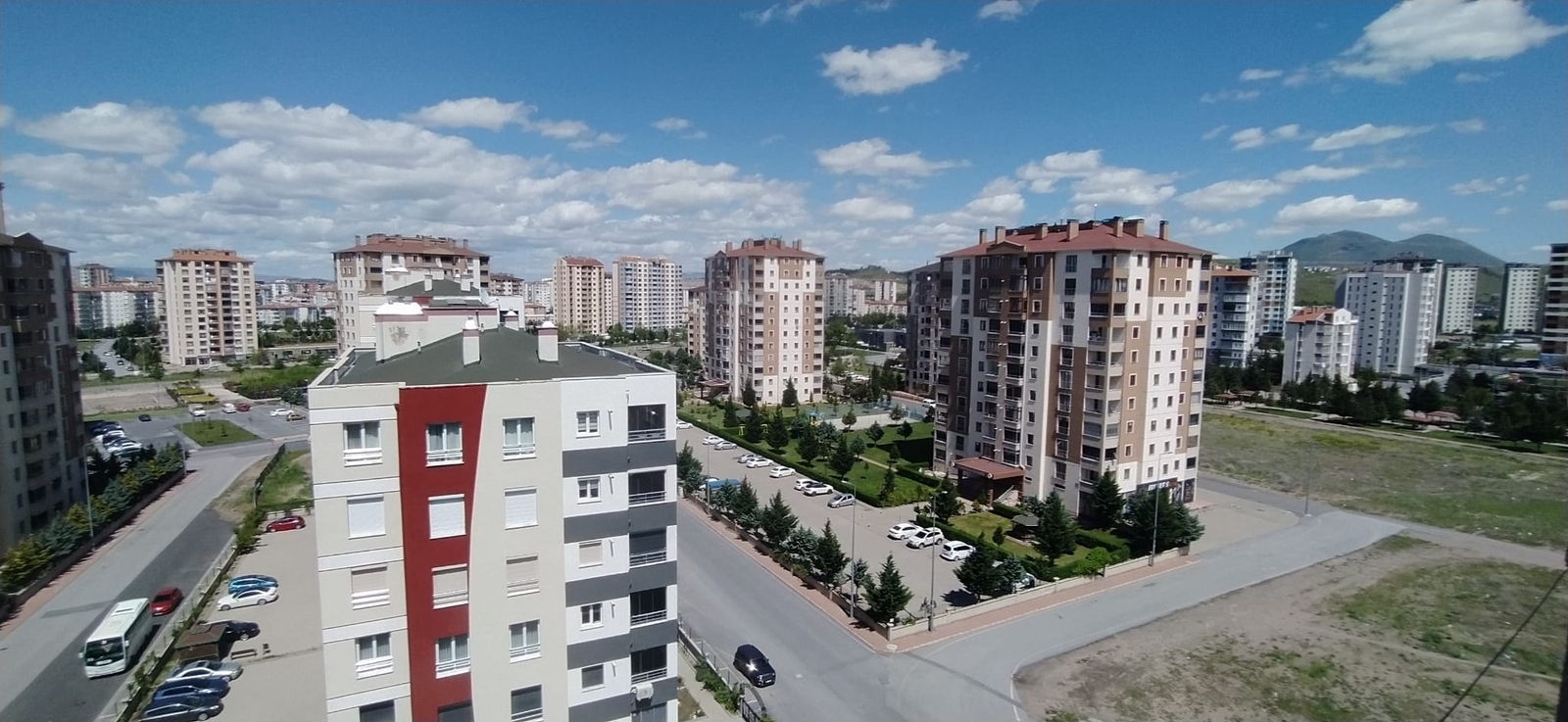ALTINOLUK'TA ŞEHZADE KONUTLARINDA MANZARALI TEMİZ DAİRE - Resim 10