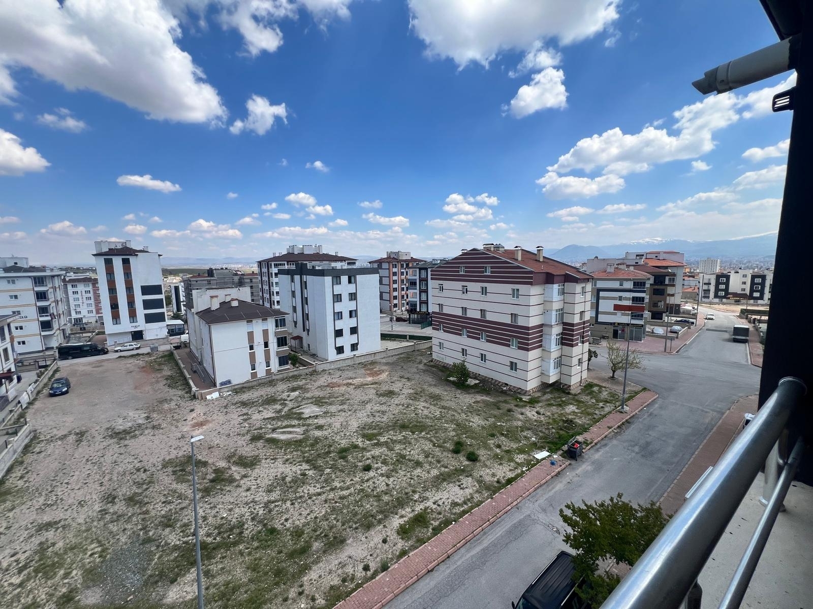 Erkilet Generalemirde Açık Cepheli 5. Kat Geniş 3+1 Daire - Resim 9