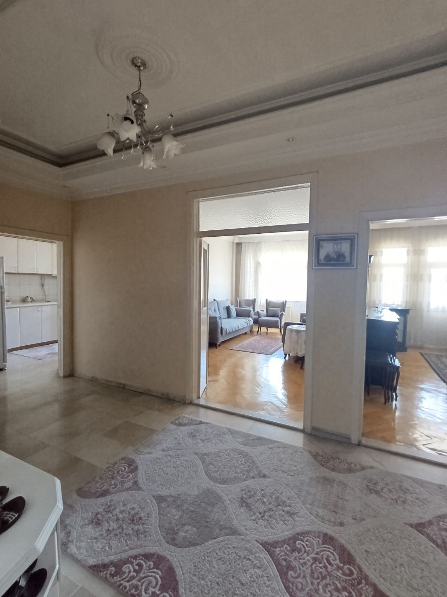 OSMAN ZEKİ YÜCESAN OKULU'NUN KARŞISINDA 180 M2 3+1 SATILIK DAİRE - Resim 24