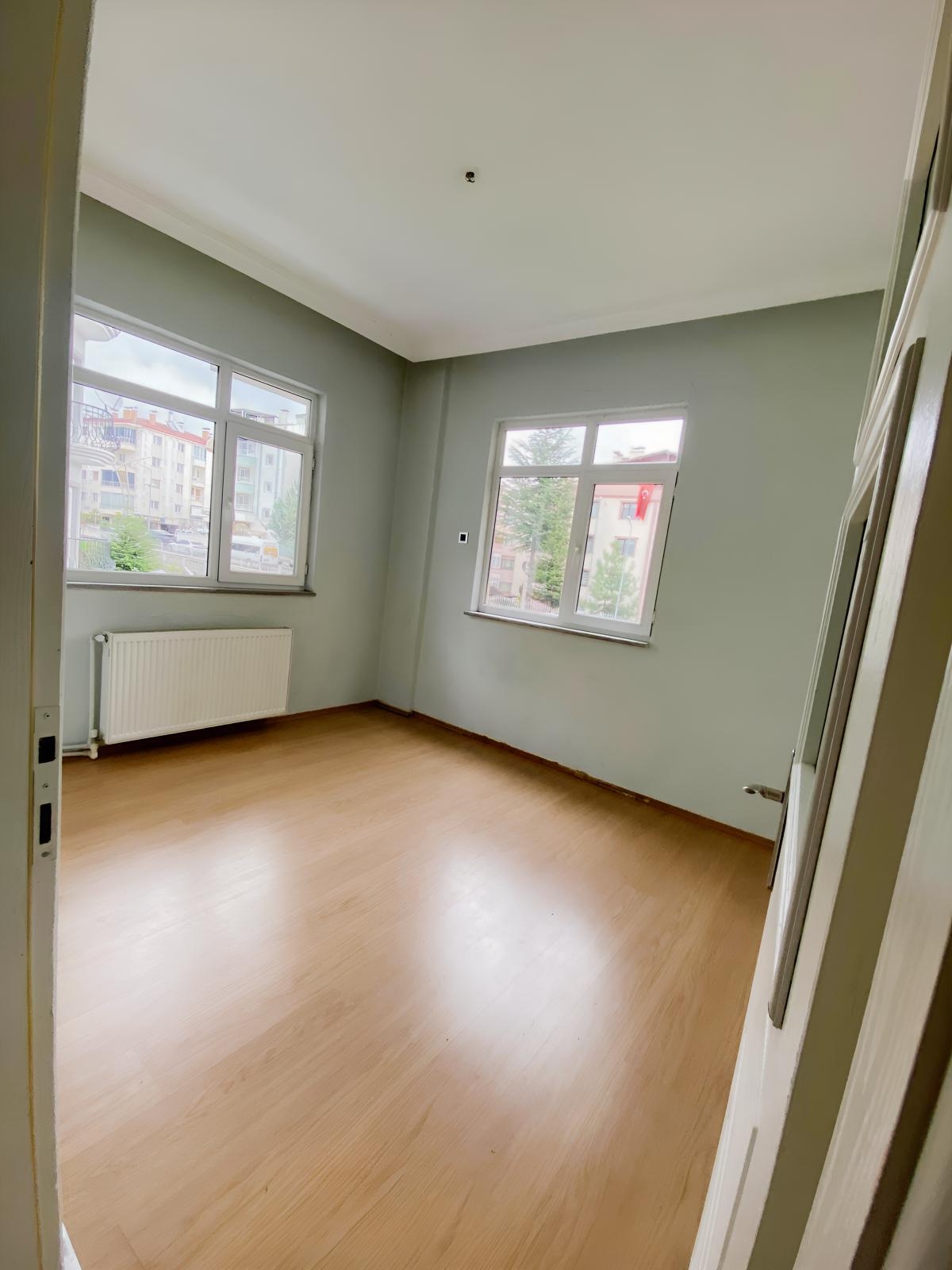 Karşıyaka'da Harika Konumlu Kiralık 3+1 Daire - Resim 20