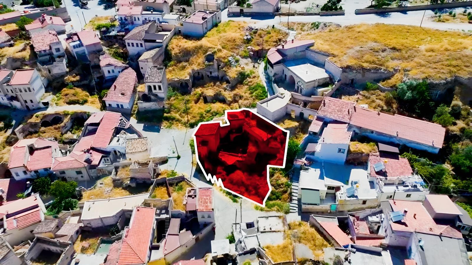 AVANOSTA SANATÇI KOMŞULARIYLA ÇEVRİLİ TARİHİ KARGİR EV 8+3 - Resim 17