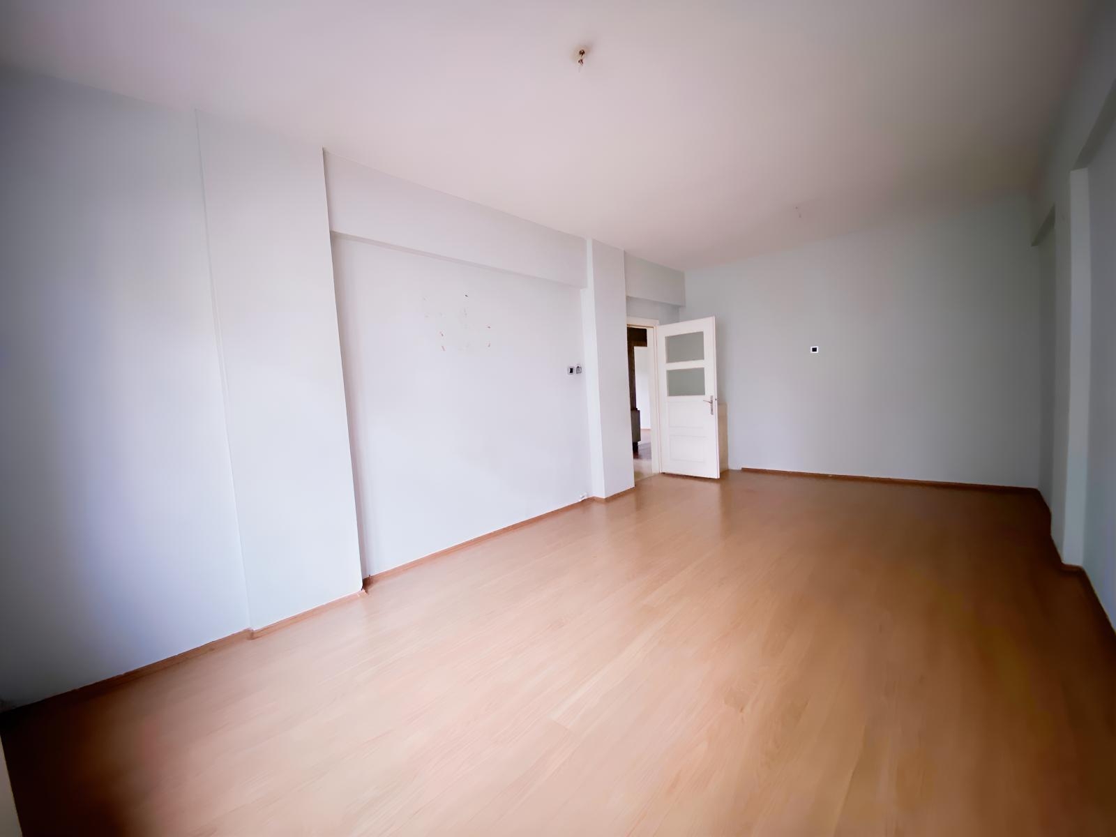 Karşıyaka'da Harika Konumlu Kiralık 3+1 Daire - Resim 12