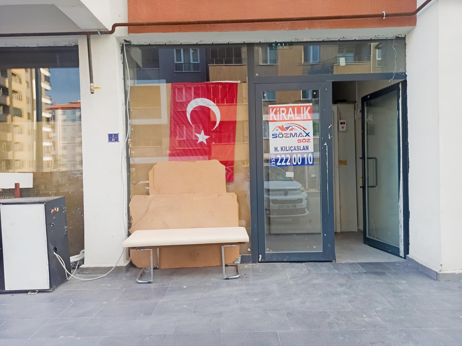 Küçük Ali Mahallesinde Kiralık Geniş Cepheli Dükkan - Resim 12