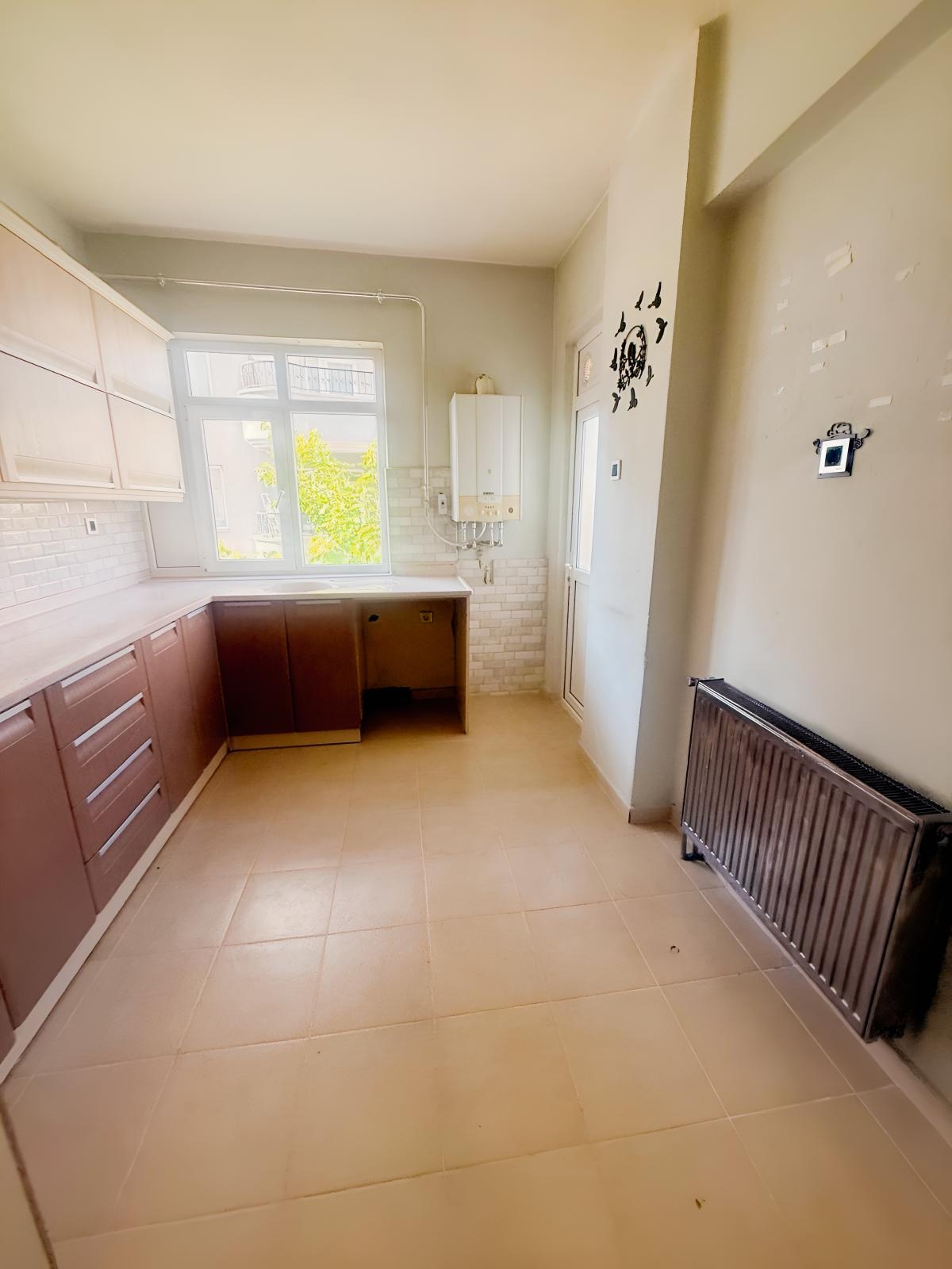 Karşıyaka'da Harika Konumlu Kiralık 3+1 Daire - Resim 19