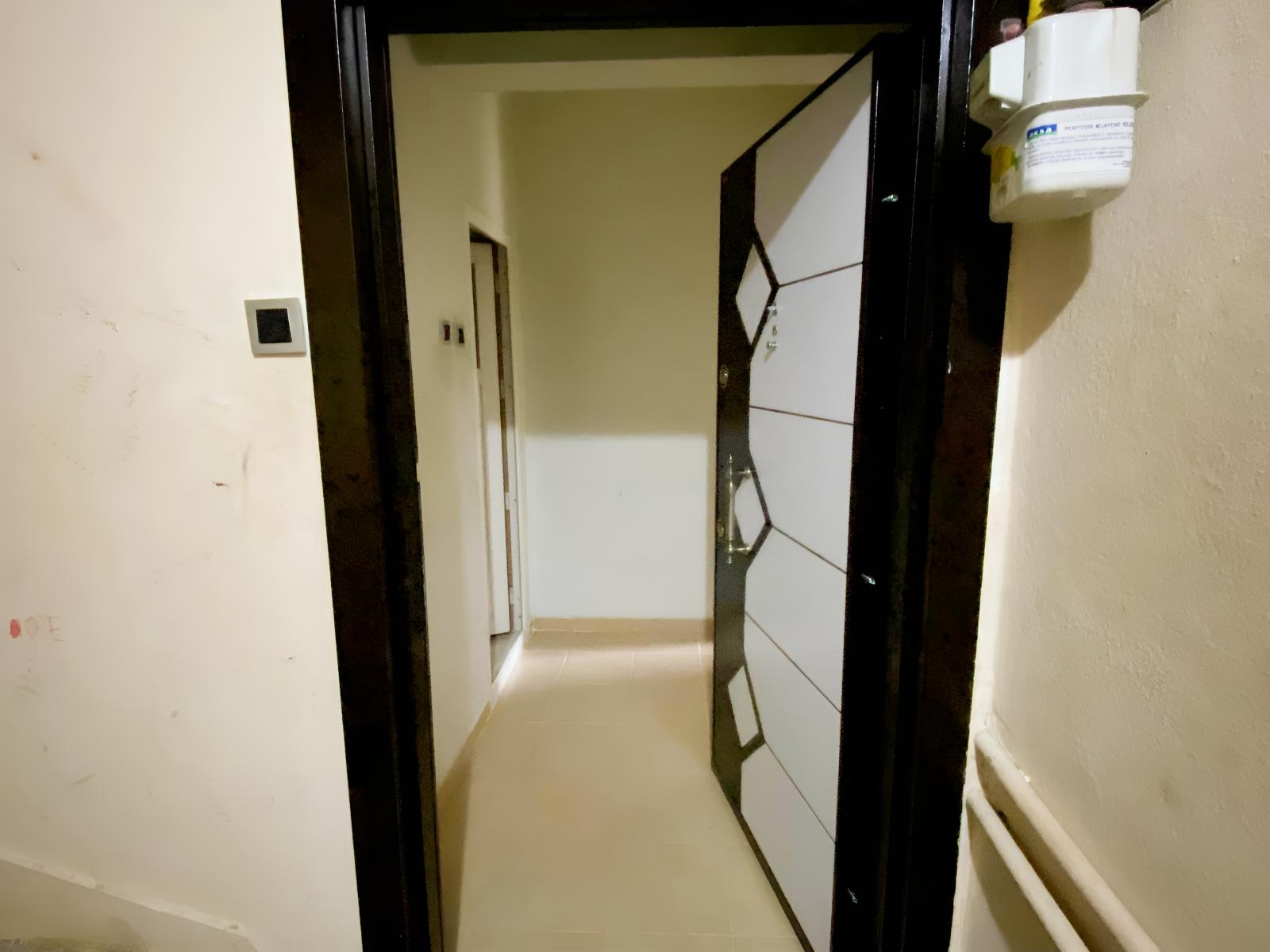 Karşıyaka'da Harika Konumlu Kiralık 3+1 Daire