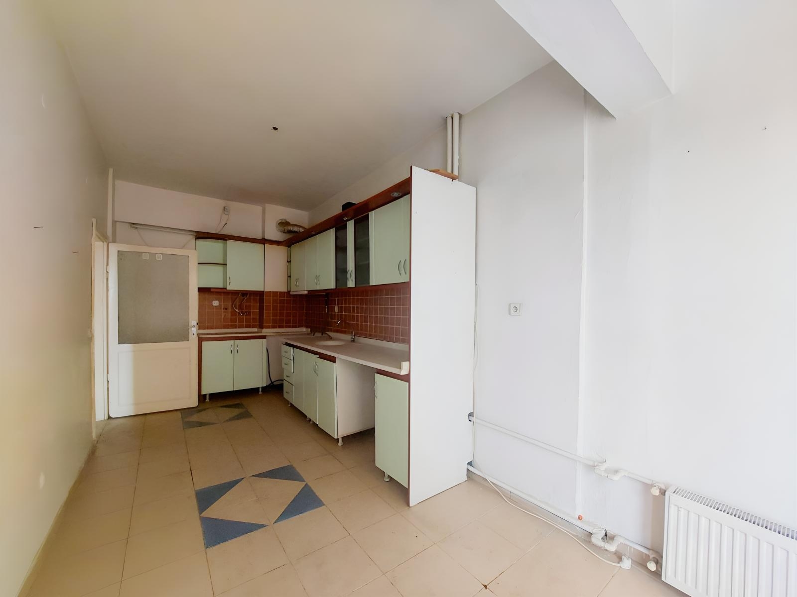 SİVAS CADDESİ ÜZERİNDE SATILIK DAİRE (tranvay durağının dibinde) - Resim 3