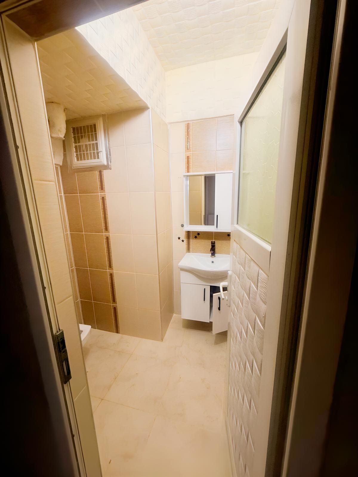 Karşıyaka'da Harika Konumlu Kiralık 3+1 Daire - Resim 14
