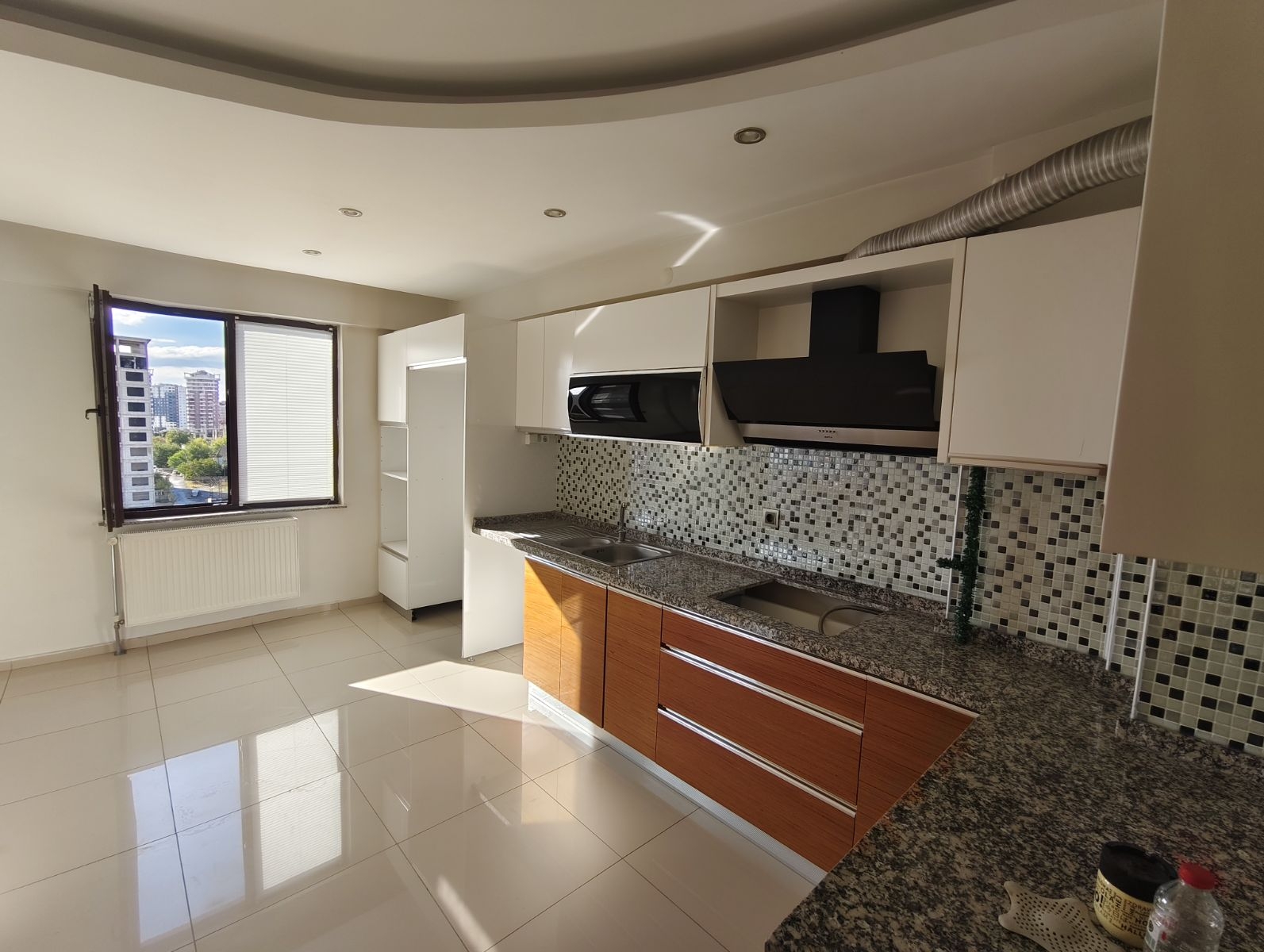 ZÜMRÜT KADIRHAS KONGRE MERKEZİ KARŞISINDA 3+1 KİRALIK DAİRE - Resim 2