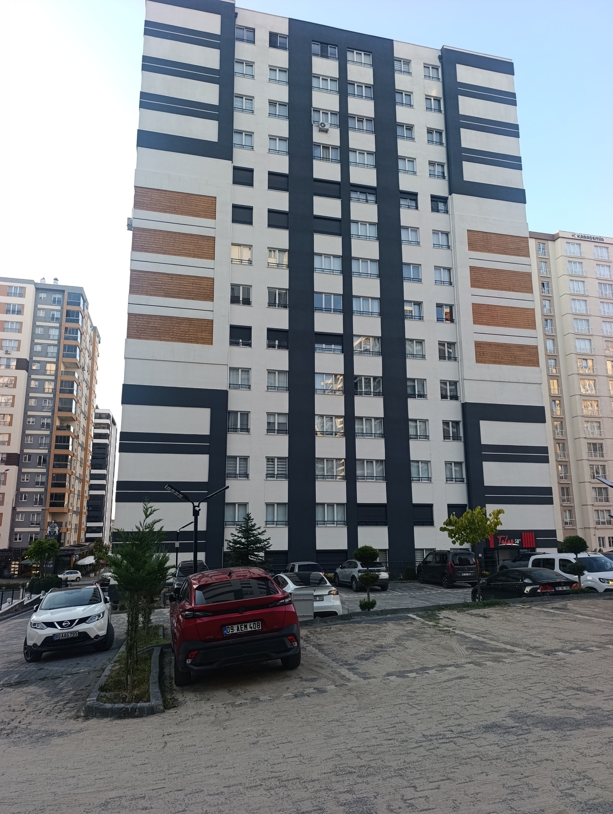 Karasu Caddesinde Avenir 58'de Arakat Satılık 3.5+1 Daire - Resim 2