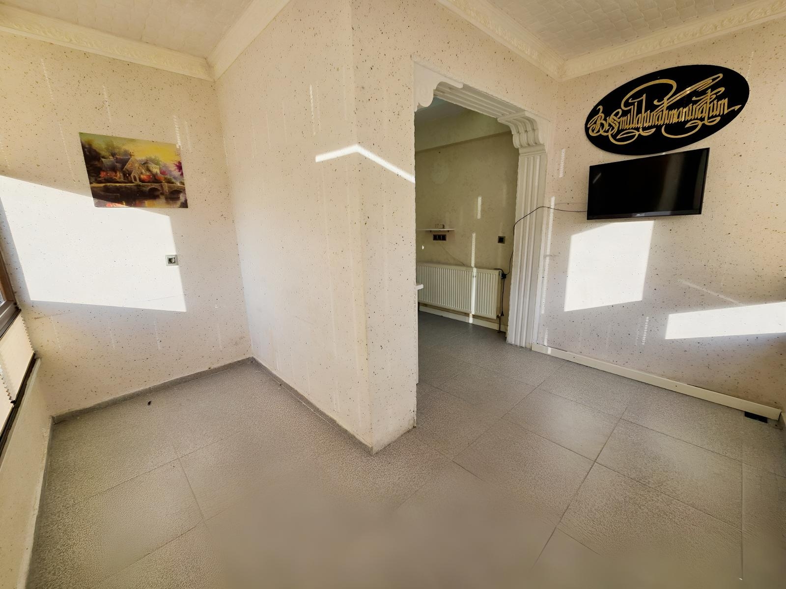 GERMİR'DE SATILIK 4+1 DAİRE - Resim 3