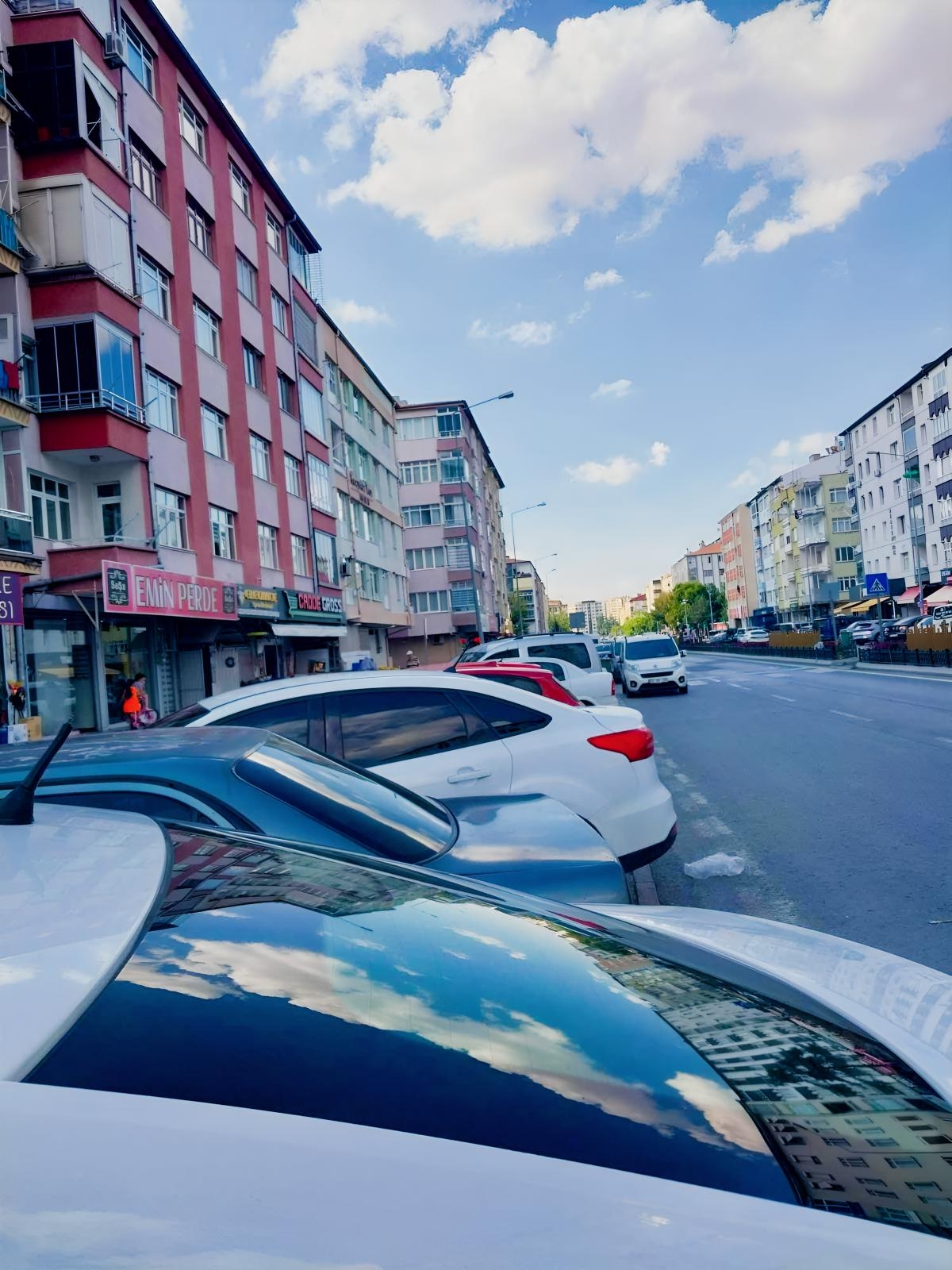 FUZULİ CADDESİNDE MÜKEMMEL KONUMDA YATIRIMLIK DAİRE