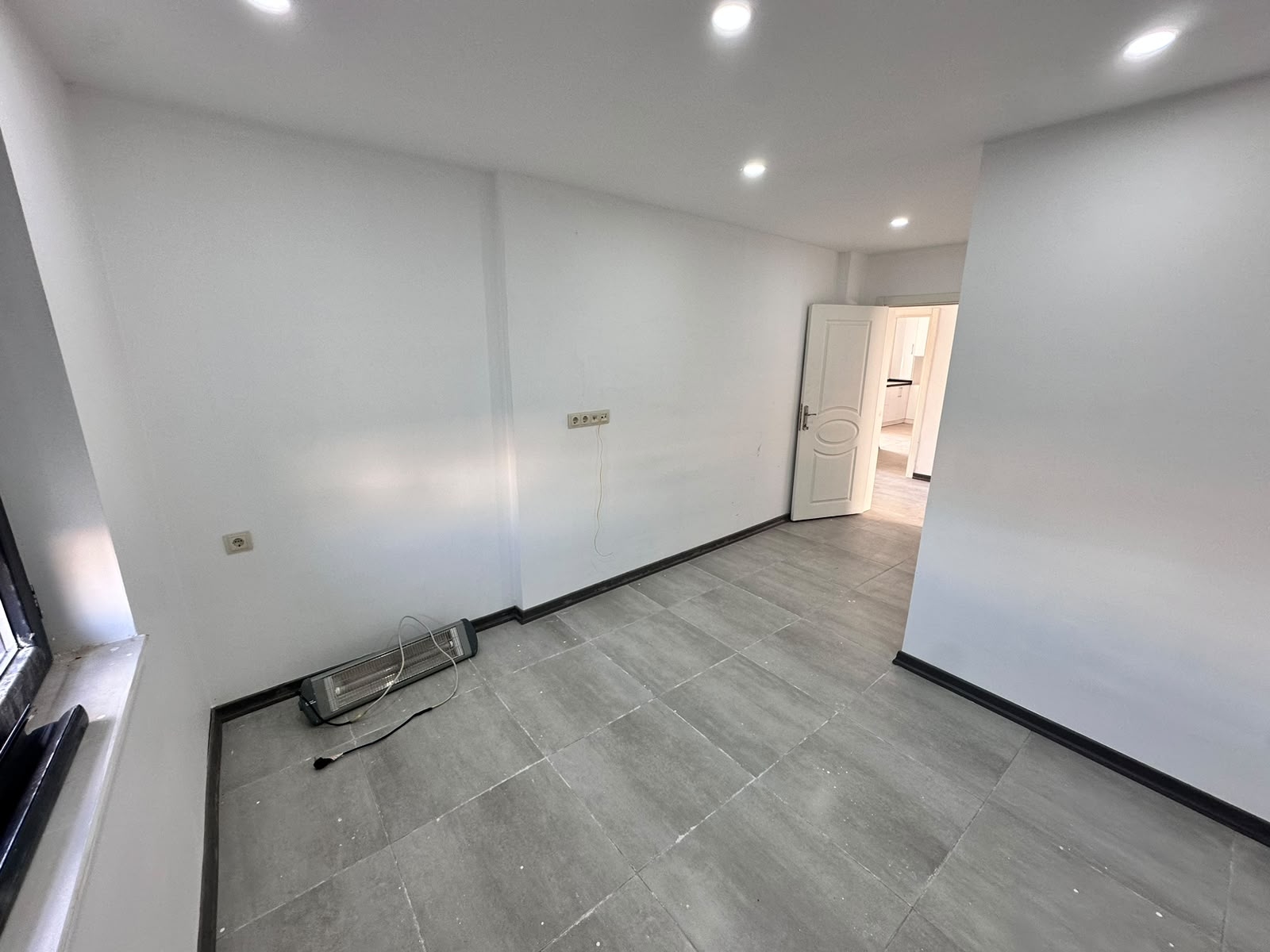 ÜRGÜPTE YENİ YAPILAŞMANIN İÇİNDE FIRSAT 3 KATLI LÜKS VİLLA!! - Resim 13