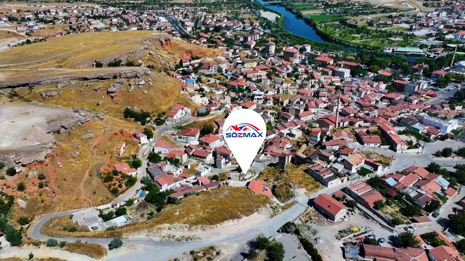 AVANOSTA SANATÇI KOMŞULARIYLA ÇEVRİLİ TARİHİ KARGİR EV 8+3 - Resim 4