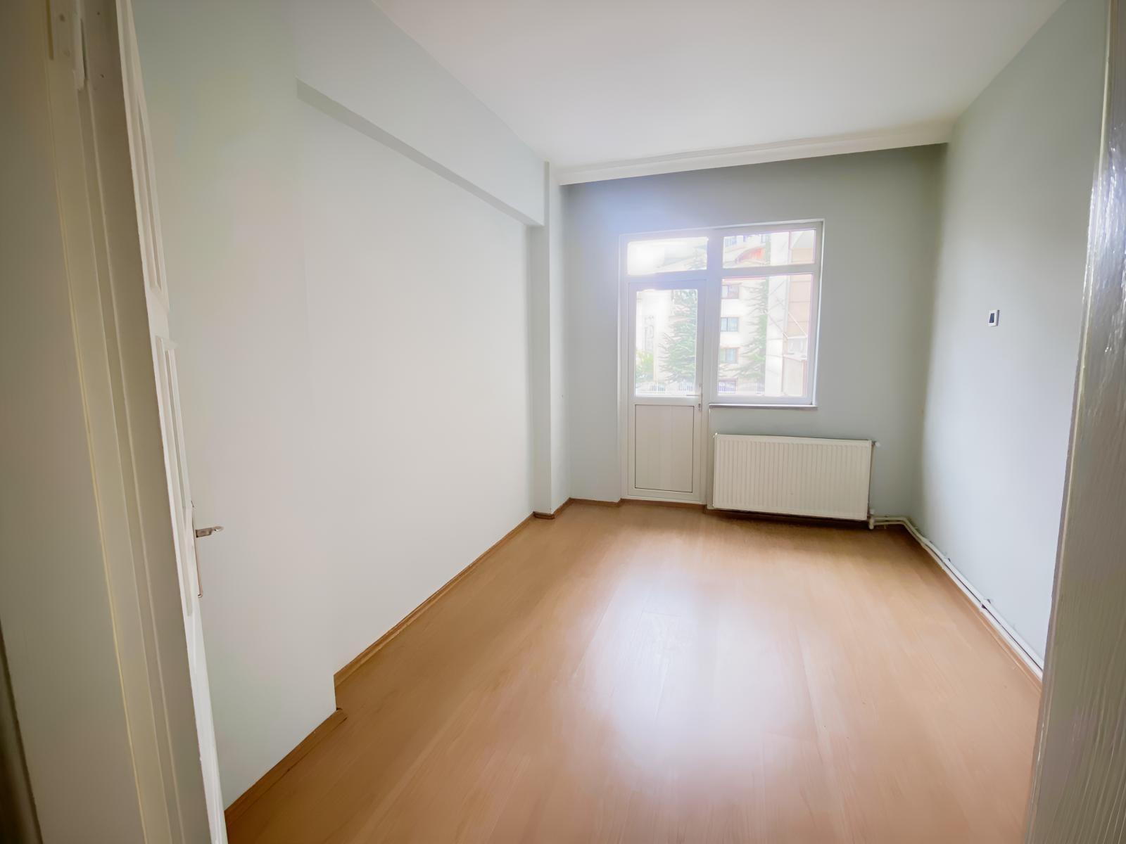 Karşıyaka'da Harika Konumlu Kiralık 3+1 Daire - Resim 16