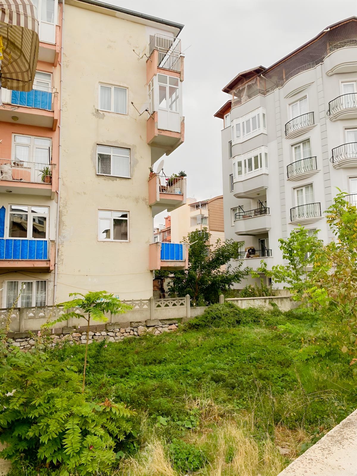 Karşıyaka'da Harika Konumlu Kiralık 3+1 Daire - Resim 18