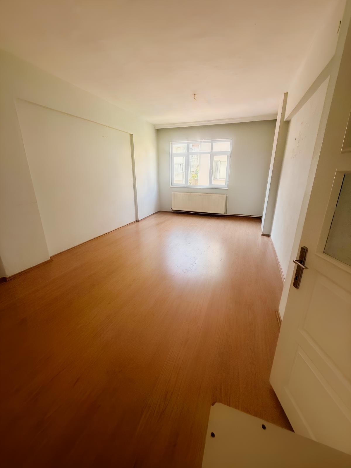 Karşıyaka'da Harika Konumlu Kiralık 3+1 Daire - Resim 7