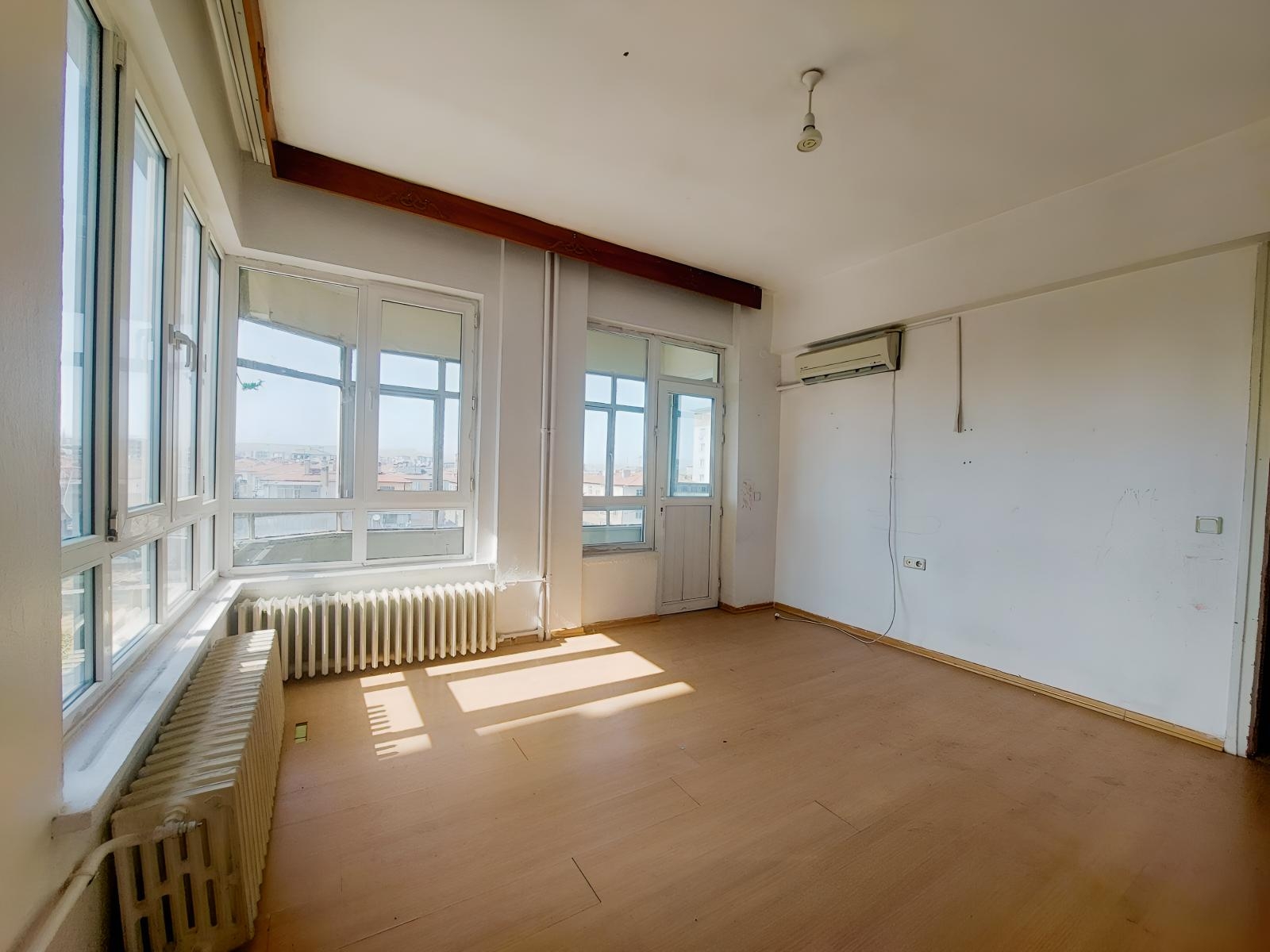 SİVAS CADDESİ ÜZERİNDE SATILIK DAİRE (tranvay durağının dibinde) - Resim 7