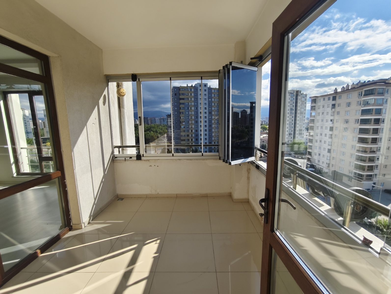ZÜMRÜT KADIRHAS KONGRE MERKEZİ KARŞISINDA 3+1 KİRALIK DAİRE - Resim 26