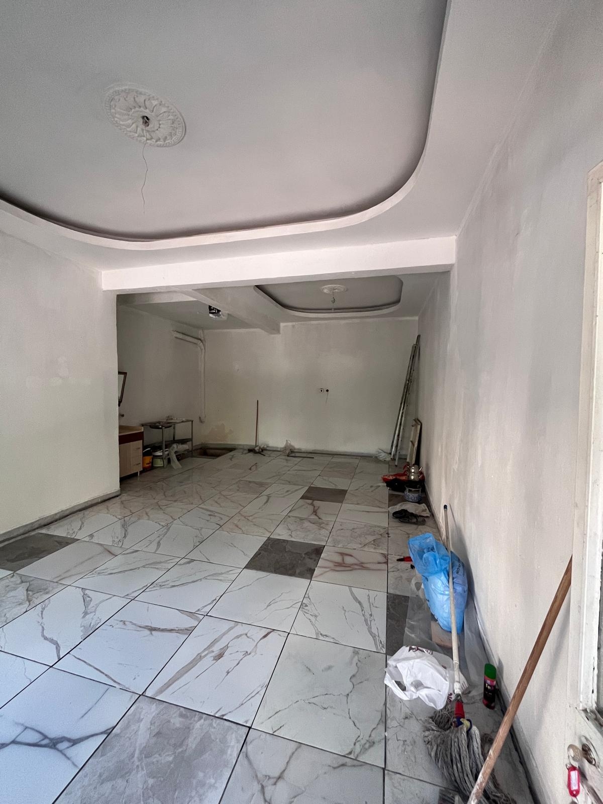 Esenyurt'ta Depolu Kiralık Dükkan - Resim 4