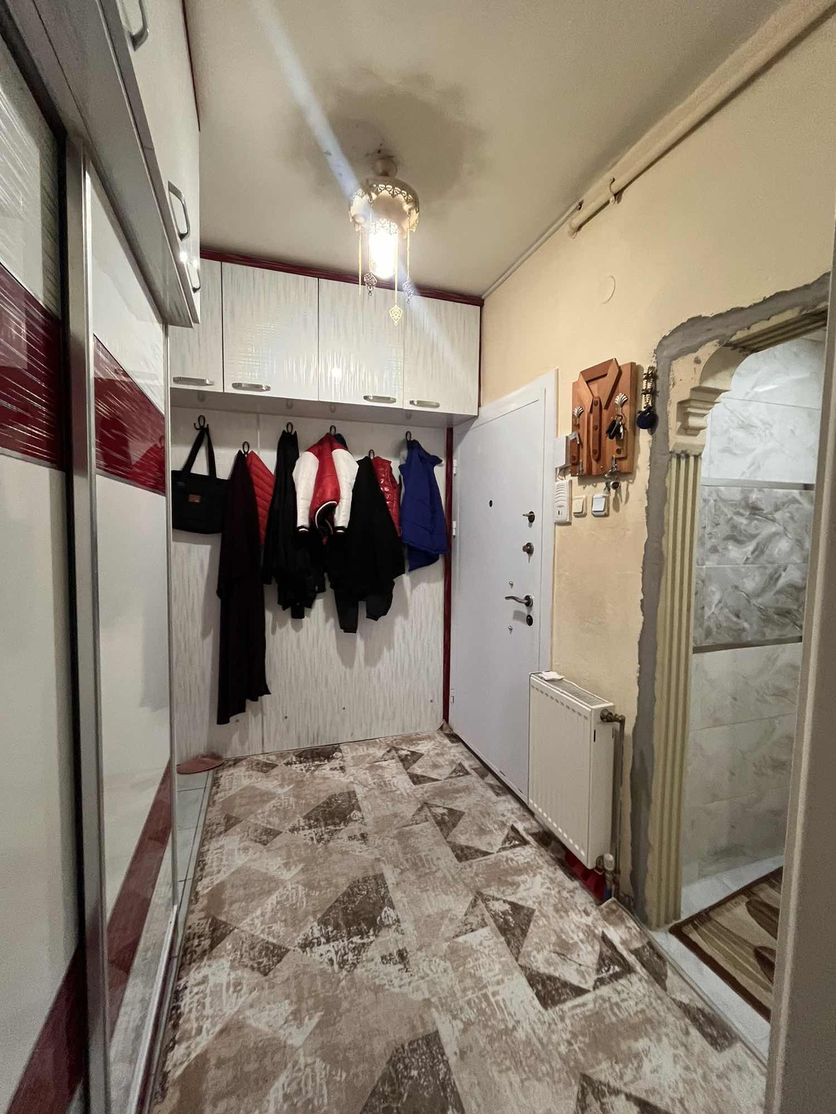 Tramvaya Yürüme Mesafesinde Acil Satılık