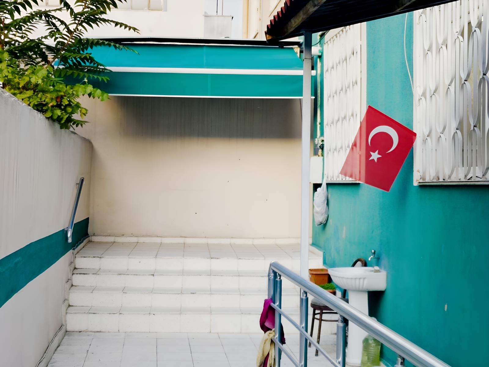 HÜRRİYET MAHALLESİ SATILIK 3 KATLI MÜSTAKİL EV