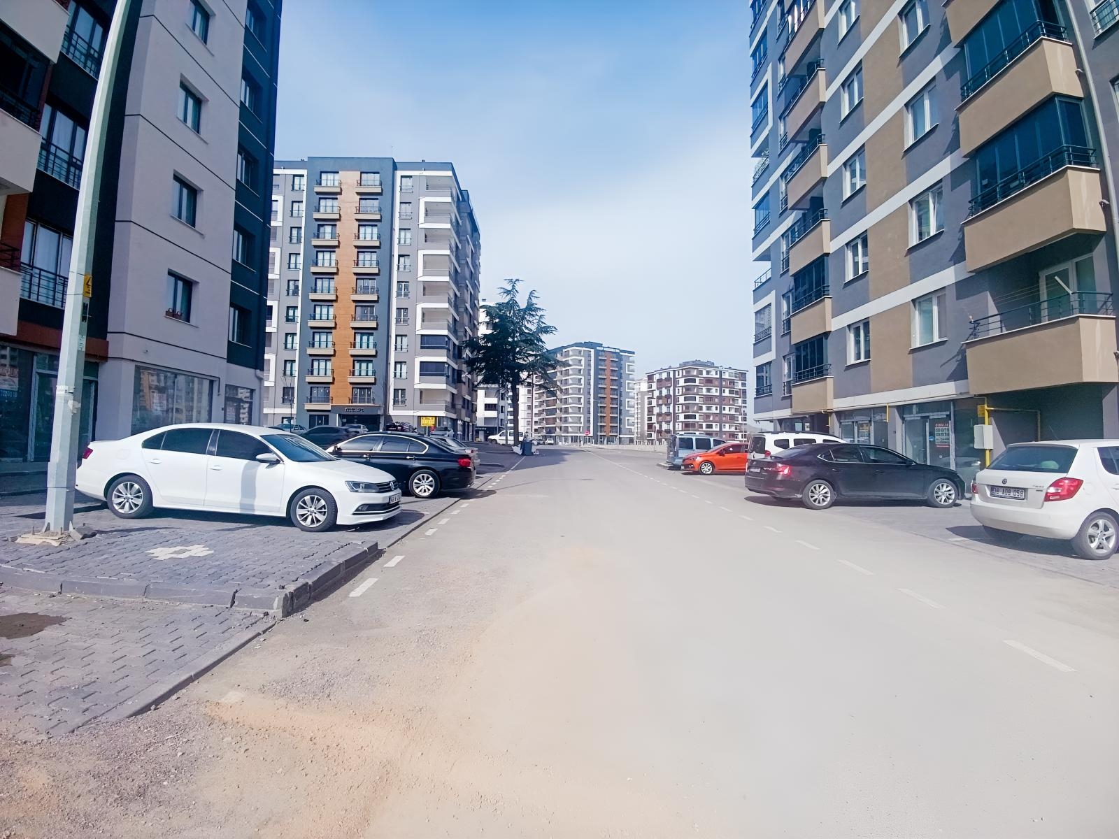 Küçük Ali Mahallesinde Kiralık Geniş Cepheli Dükkan - Resim 16