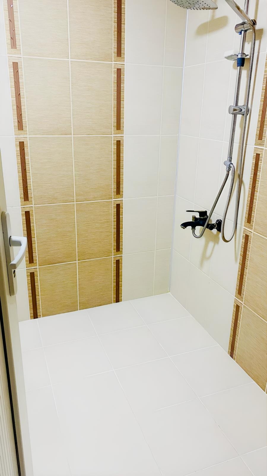 Karşıyaka'da Harika Konumlu Kiralık 3+1 Daire - Resim 25