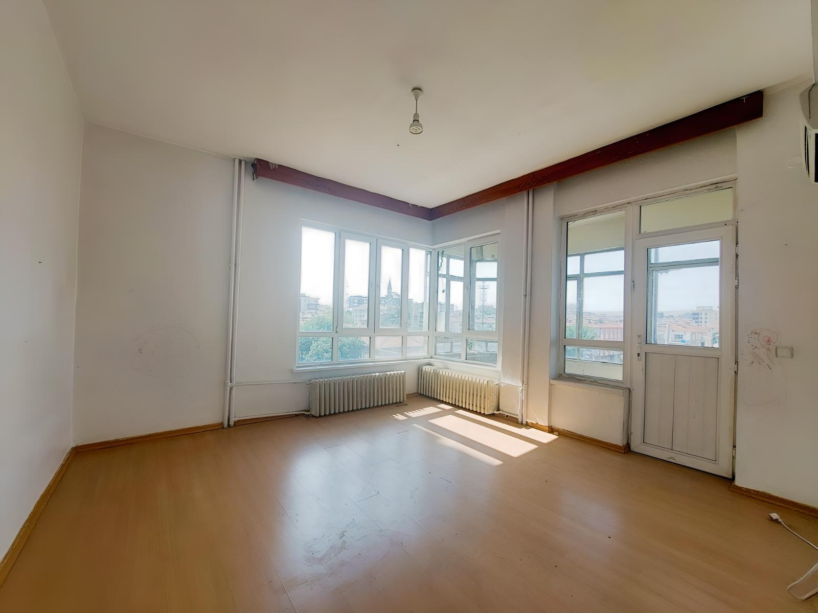 SİVAS CADDESİ ÜZERİNDE SATILIK DAİRE (tranvay durağının dibinde) - Resim 4