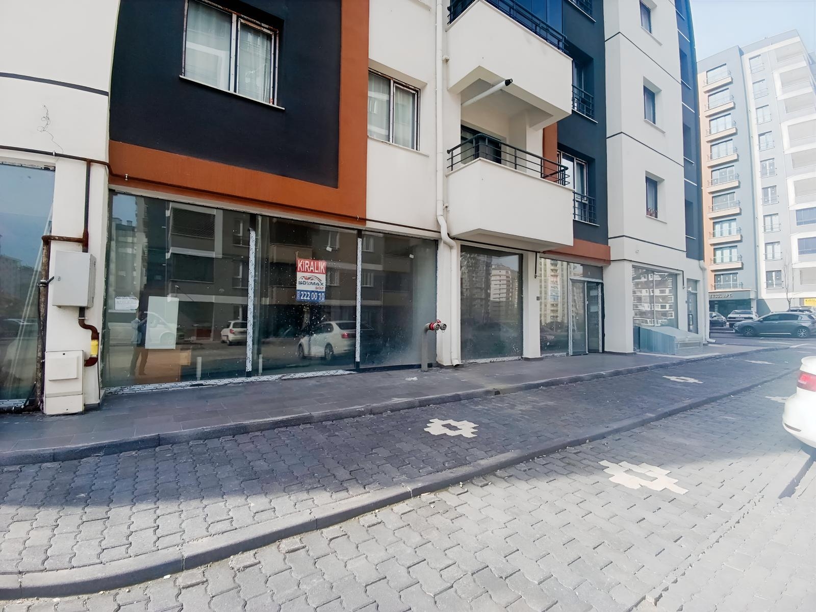 Küçük Ali Mahallesinde Kiralık Geniş Cepheli Dükkan - Resim 20
