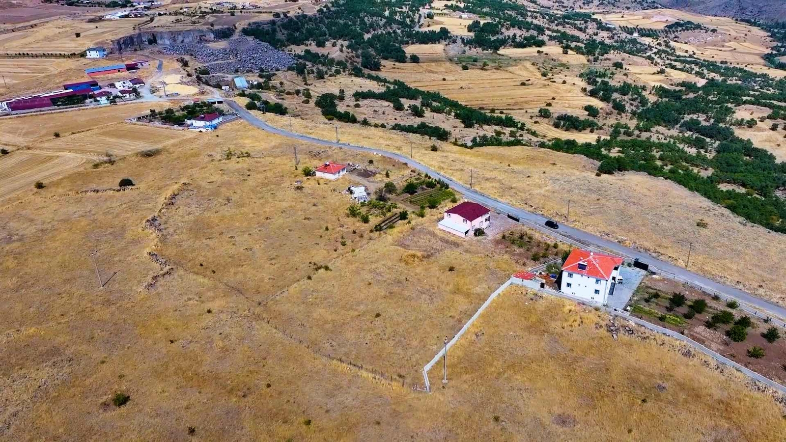 ÇEVRİLDE SATILIK 5.058 M2 ARSALI BARAJ MANZARALI BAĞIMSIZ EV - Resim 24