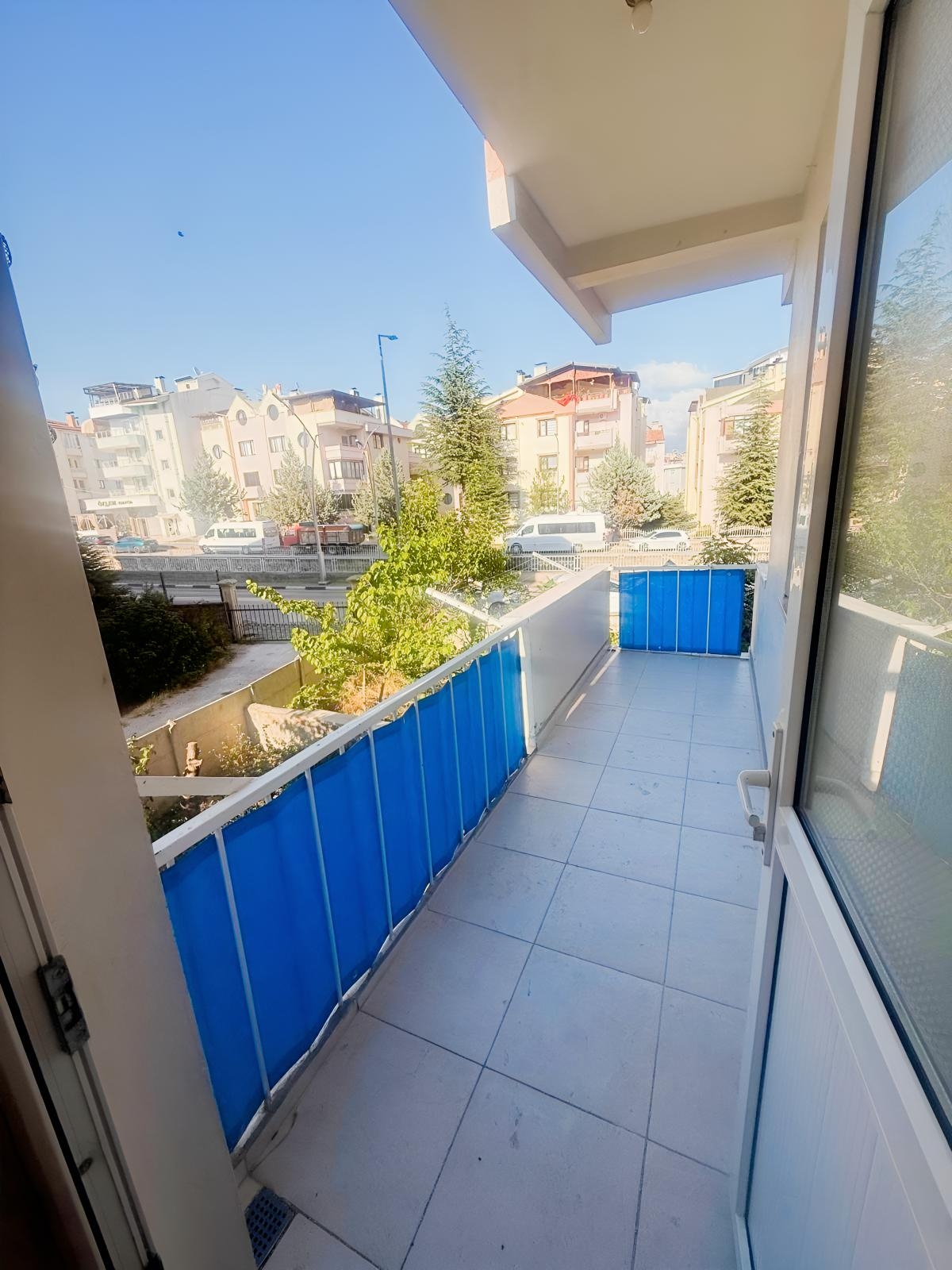 Karşıyaka'da Harika Konumlu Kiralık 3+1 Daire - Resim 35