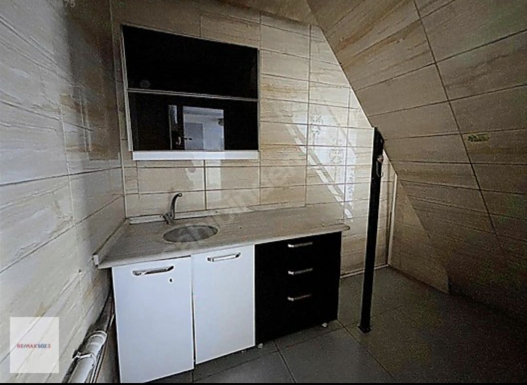 eski çevreyol üzerinde kiralık dükkan 185m²