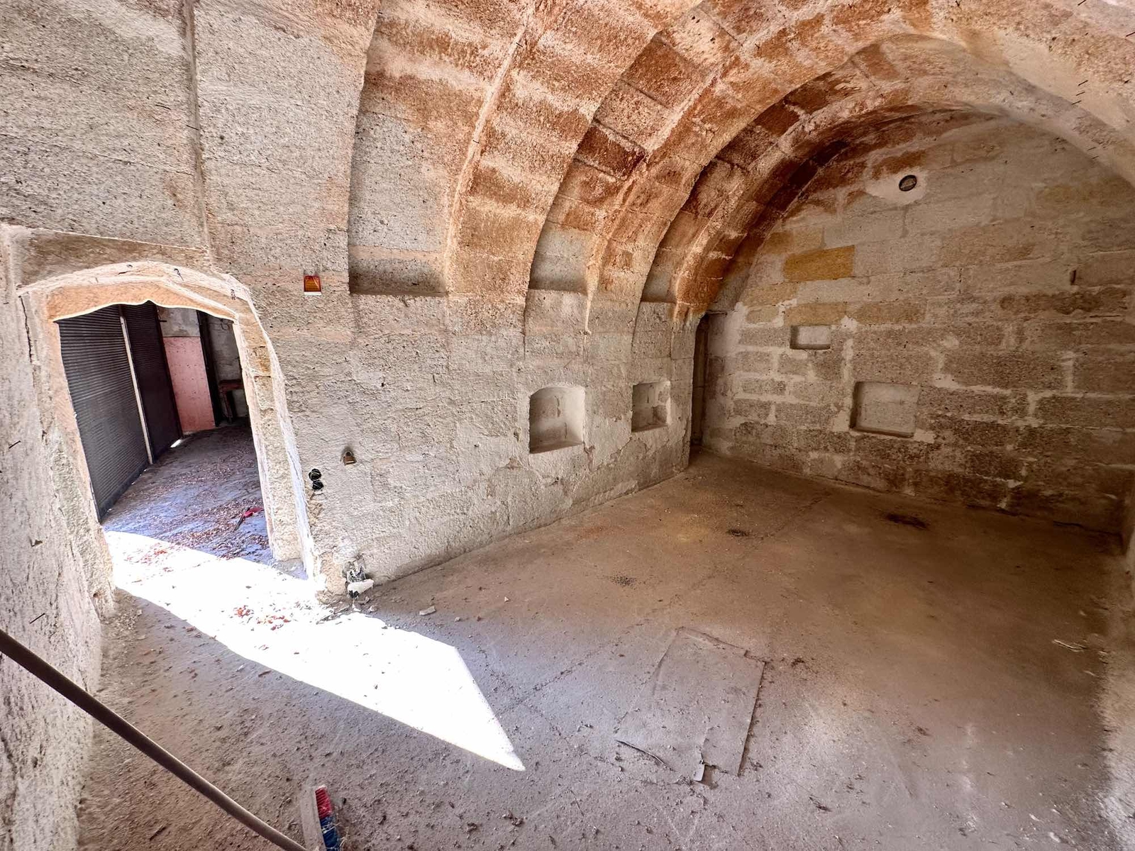 ÇAVUŞİNDE KÖY İÇİNDE 358 M² KARGİR EV - Resim 5
