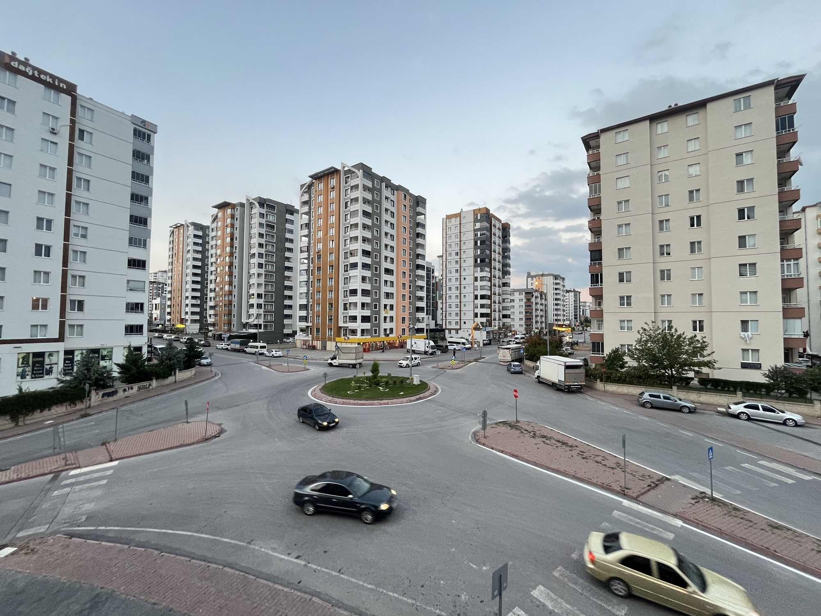 VİSTA Emlak - Ertuğrulgazi Mah. Merkezi Konum'da 4+1 Lüks Daire/ - Resim 7