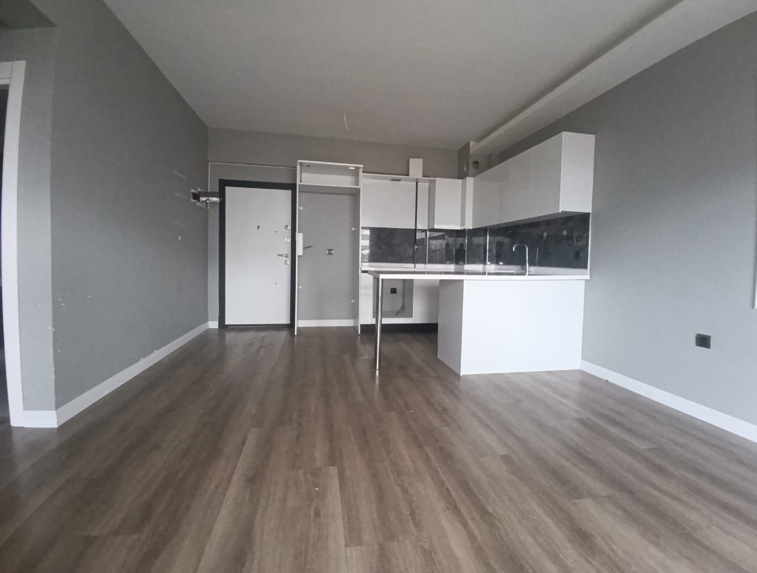 Şekerde Kiracılı Yatırımlık 2+1 Satılık Daire - Resim 2