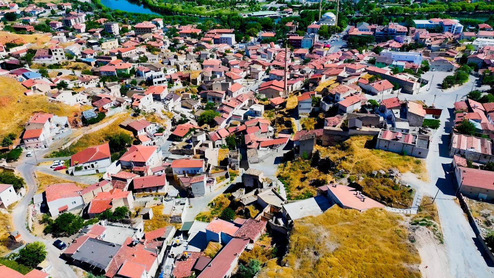 AVANOSTA SANATÇI KOMŞULARIYLA ÇEVRİLİ TARİHİ KARGİR EV 8+3 - Resim 10