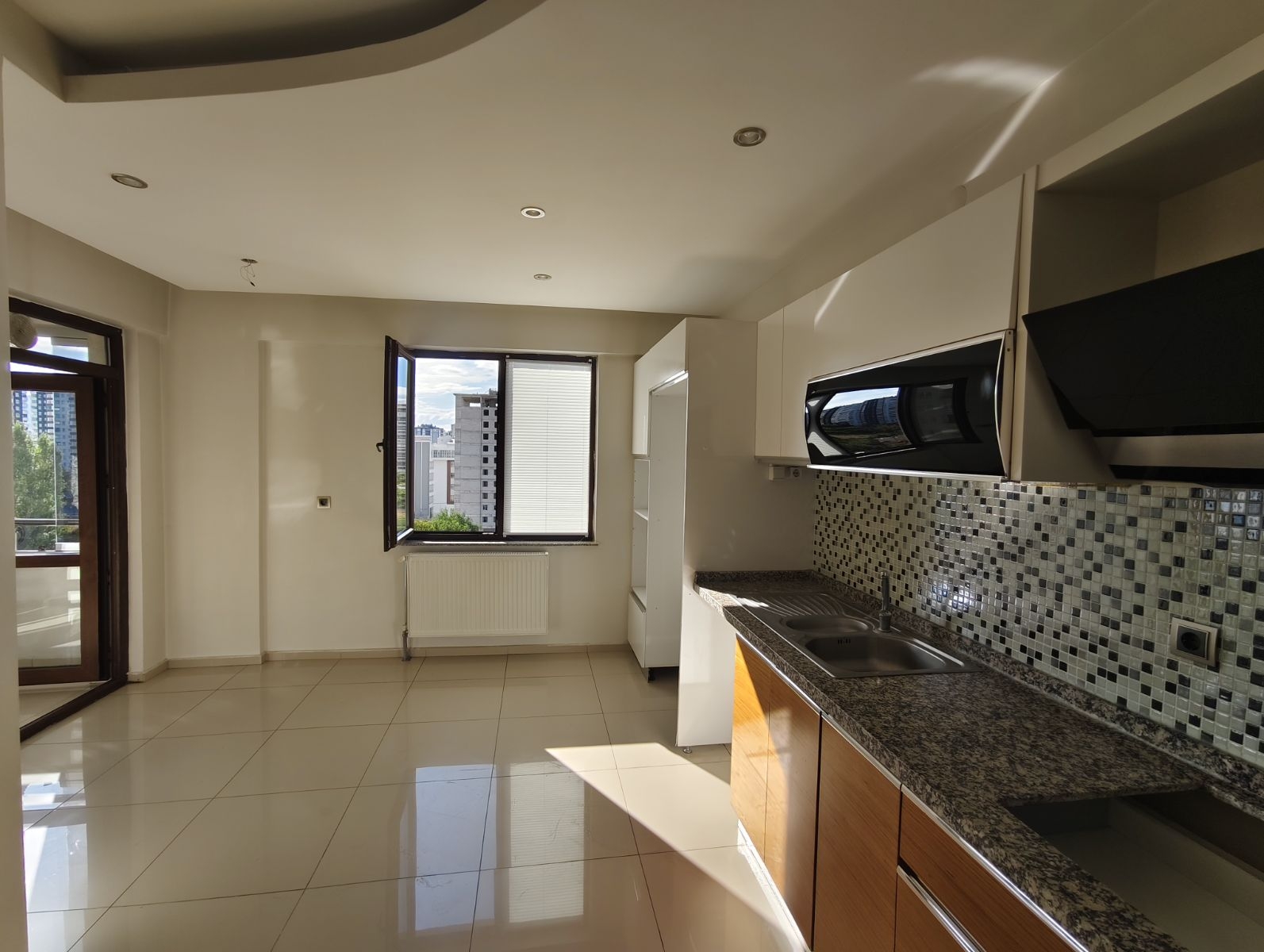 ZÜMRÜT KADIRHAS KONGRE MERKEZİ KARŞISINDA 3+1 KİRALIK DAİRE - Resim 4