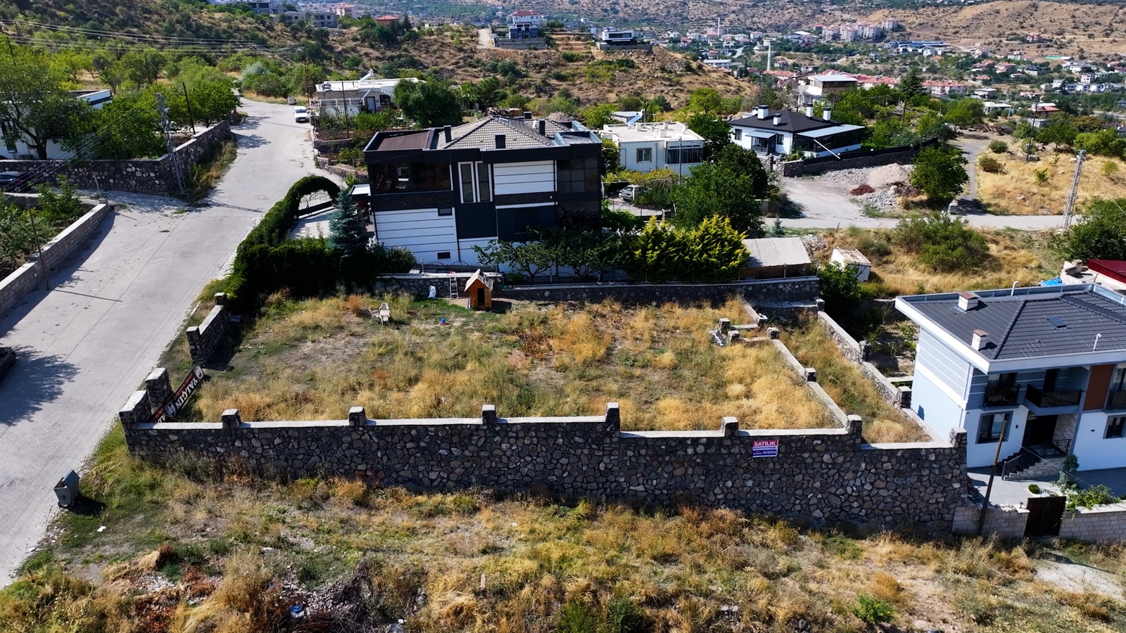 Hacılar Armutlukta 771 m² Köşe Villa Parseli - Resim 2