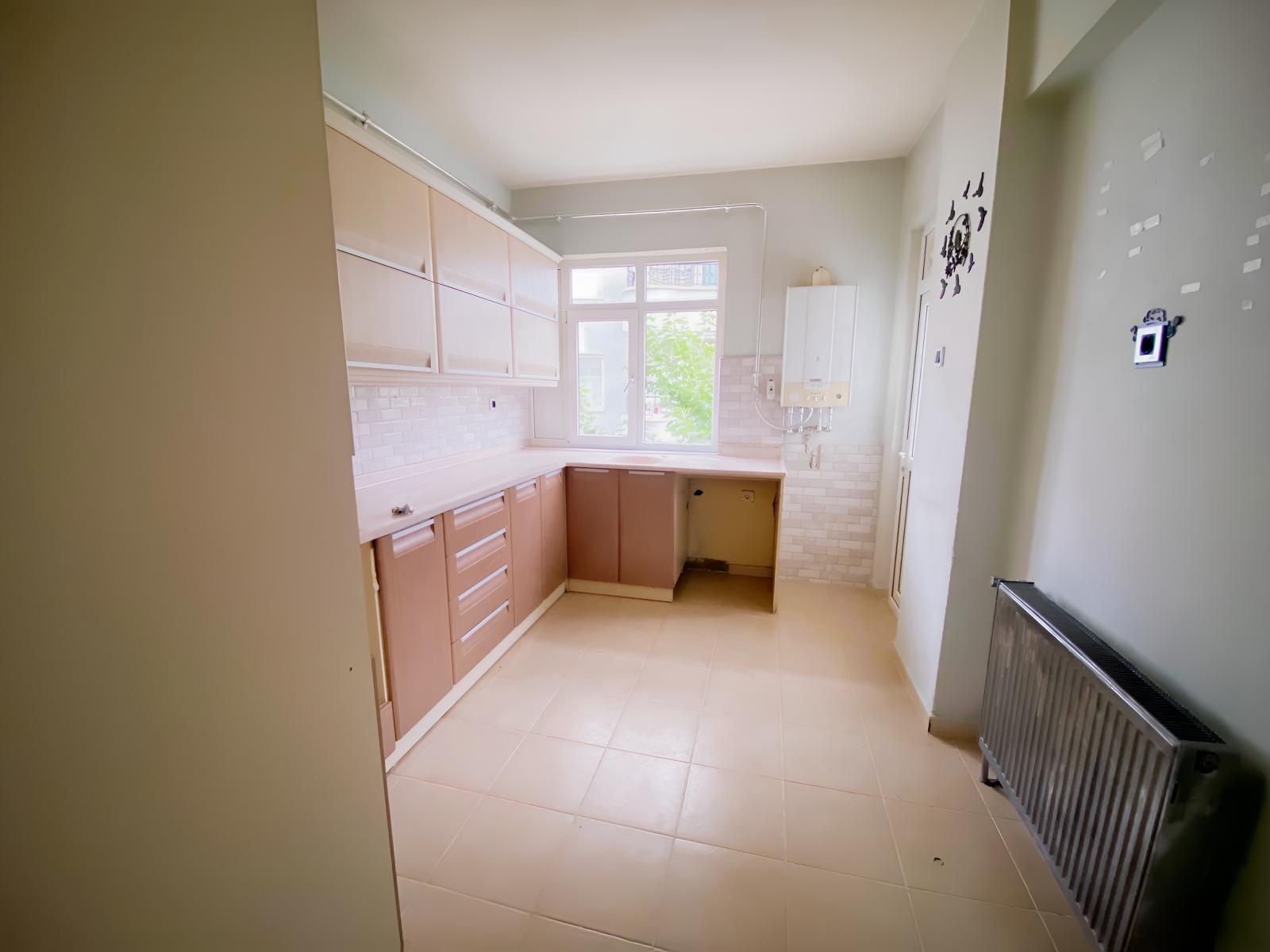 Karşıyaka'da Harika Konumlu Kiralık 3+1 Daire - Resim 21