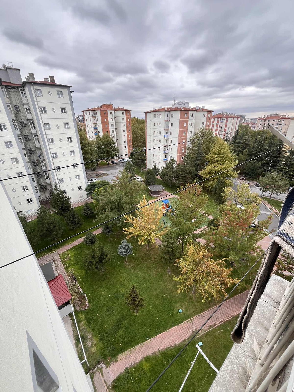 Tramvaya Yürüme Mesafesinde Acil Satılık - Resim 16