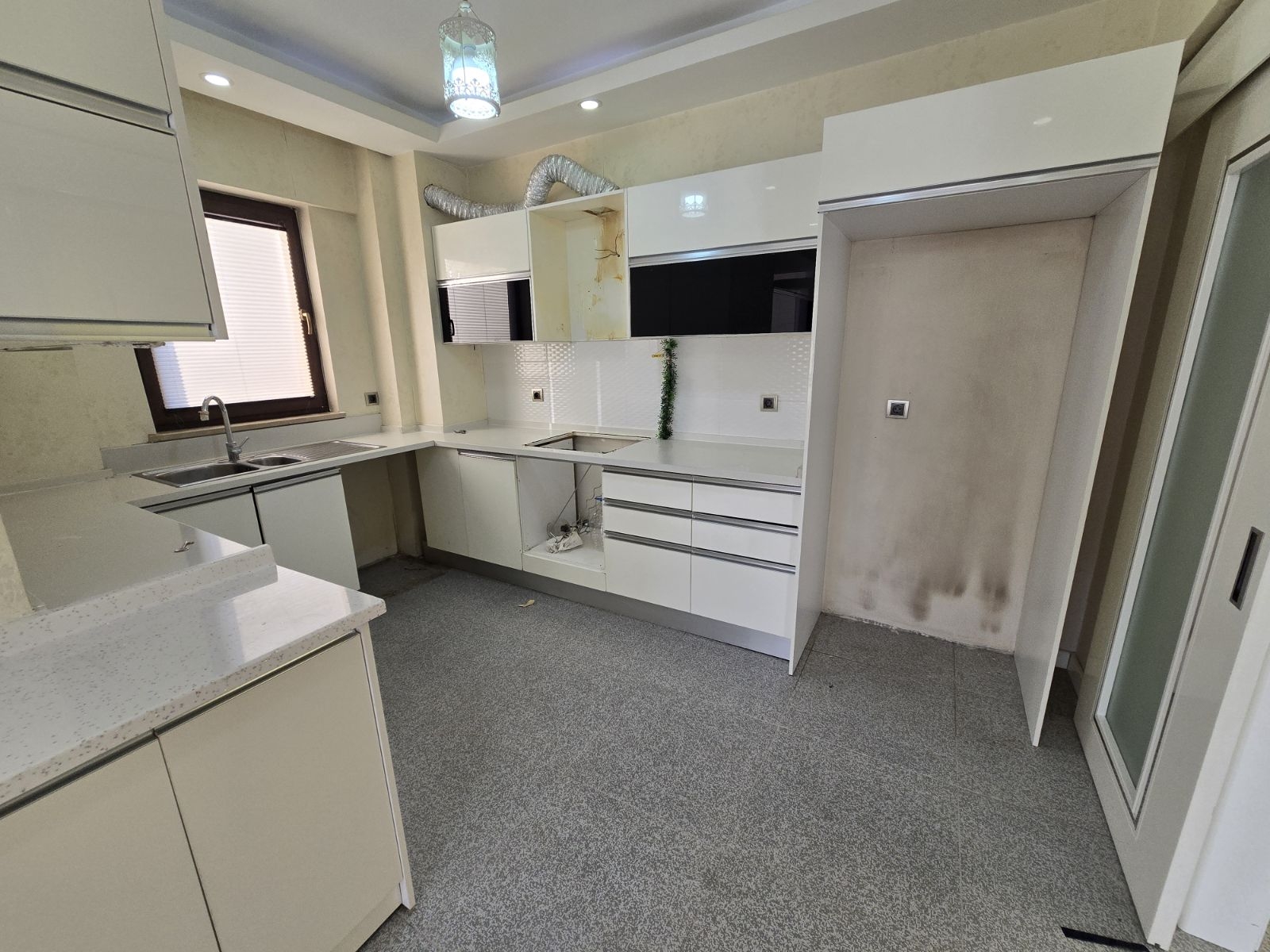 GERMİR'DE SATILIK 4+1 DAİRE