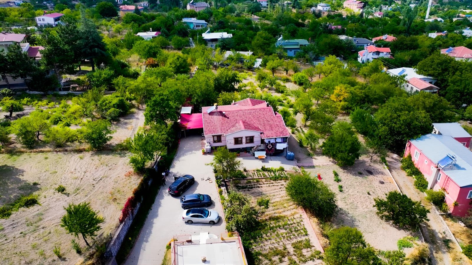 Hacılar Yediağaçta 1.973 m² Arsa İçinde Eşyalı 3,5+1 Villa
